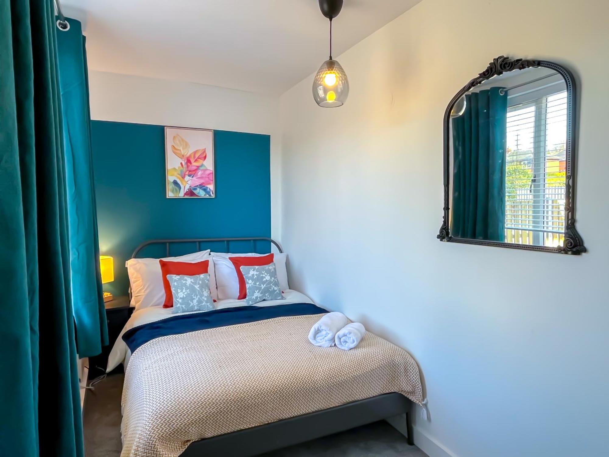 Holiday home Colleyhouse-private Parking-business-group-relocation-spaciousstylish 4brhome-sleeps 10