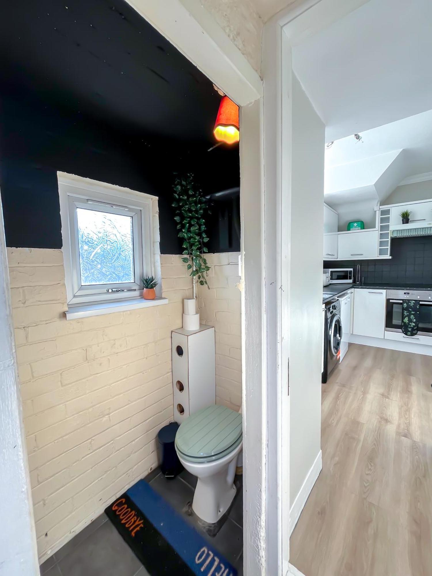 Colleyhouse-private Parking-business-group-relocation-spaciousstylish 4brhome-sleeps 10 * Sheffield