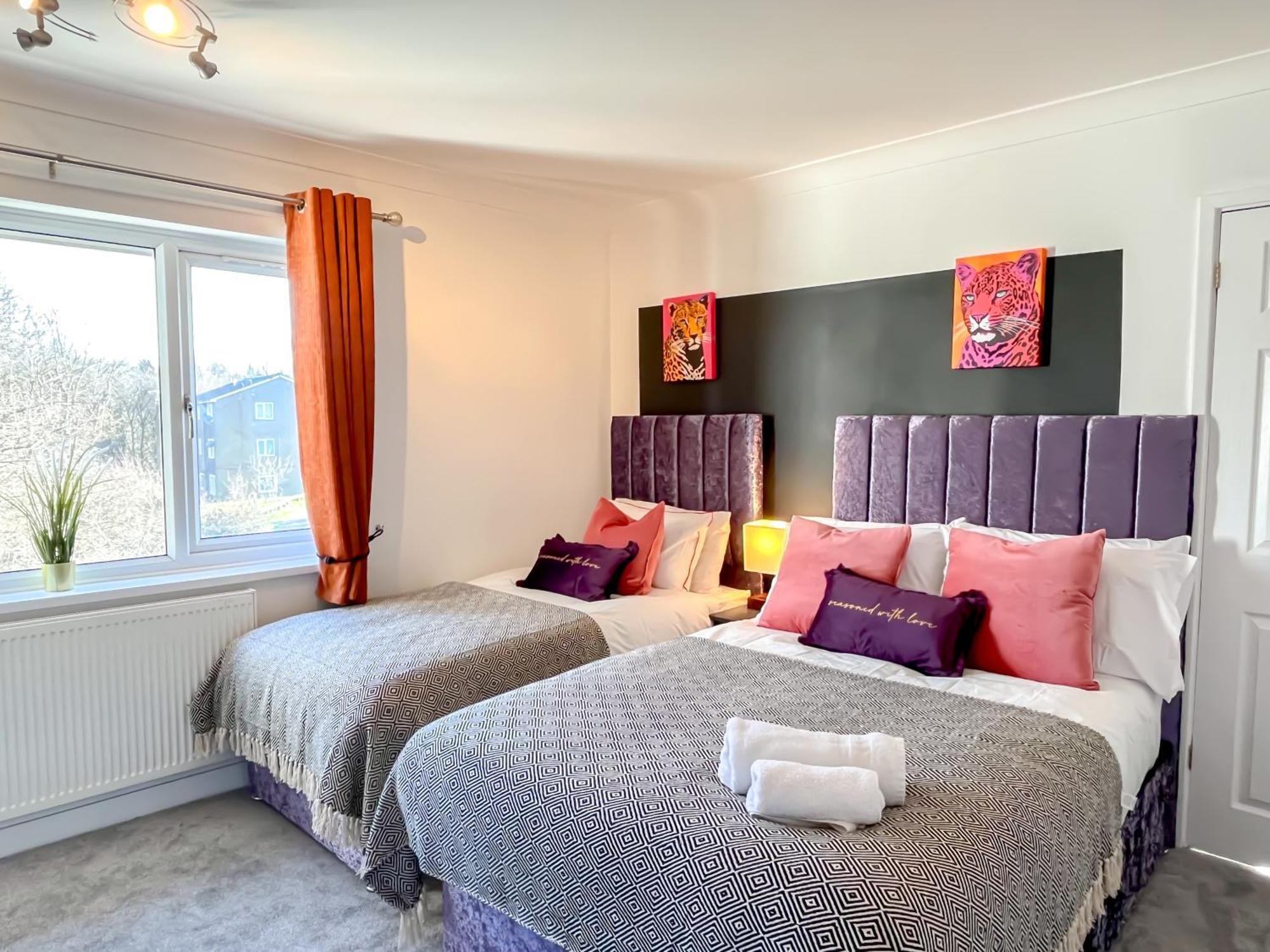 Colleyhouse-private Parking-business-group-relocation-spaciousstylish 4brhome-sleeps 10 Sheffield